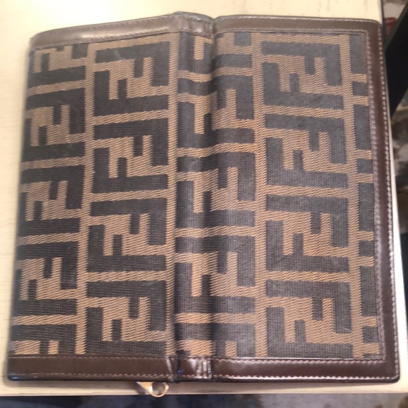 Fendi Black Leather Wallet - Picture 10 of 12